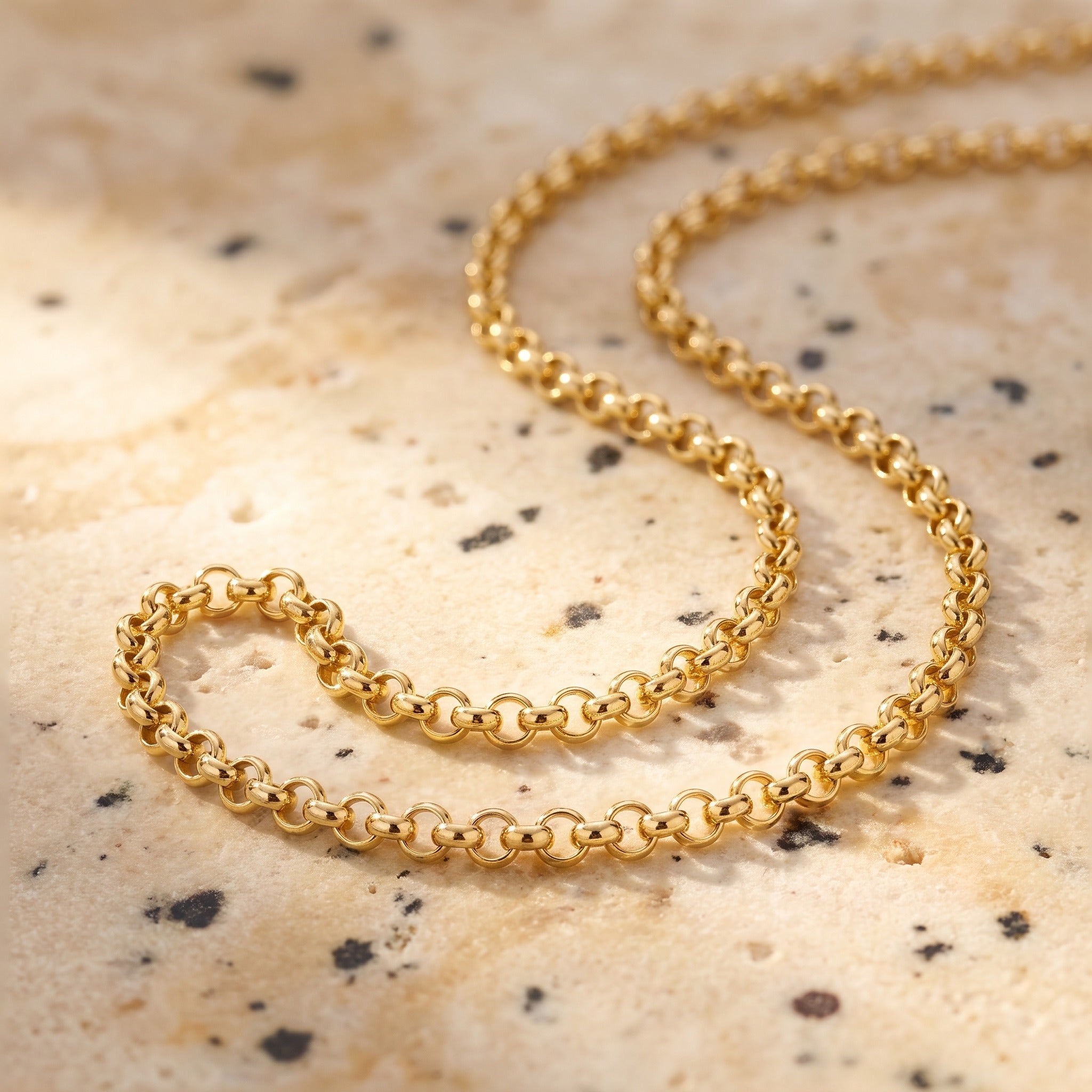 Belcher Chain 2.04mm - Yellow Gold - luxury lifestyle image