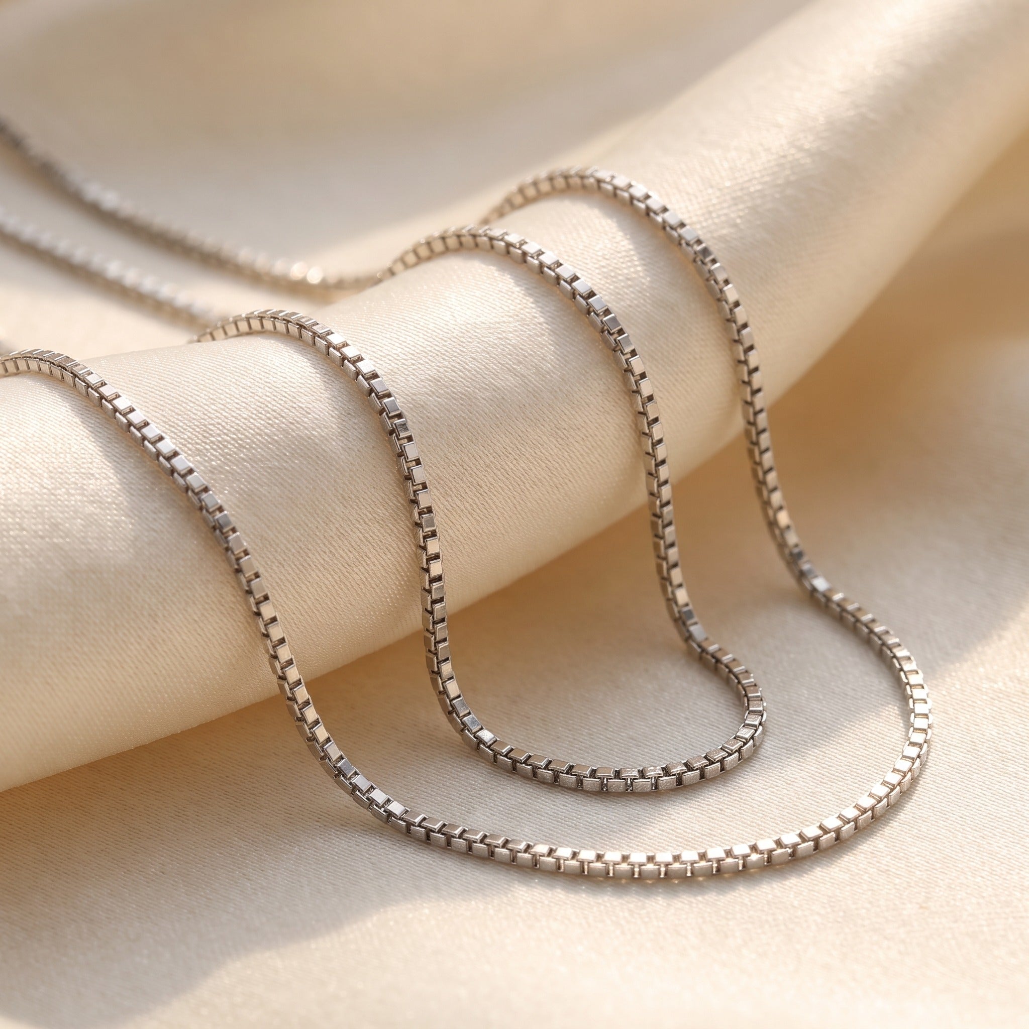 Box Chain 0.80mm - White Gold - luxury lifestyle image