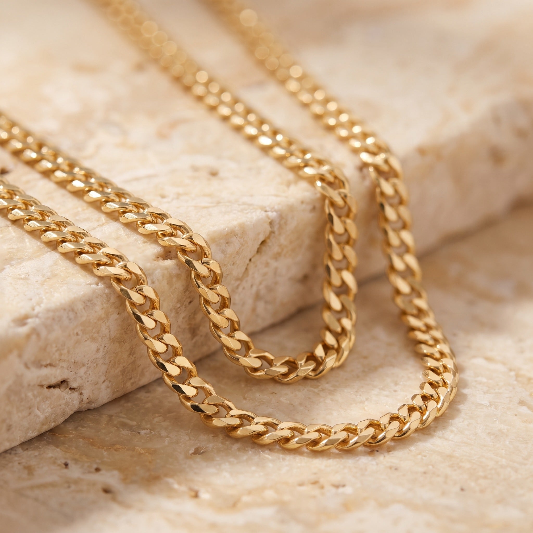 Diamond Cut Curb Chain 3.48mm - Yellow Gold - luxury lifestyle image