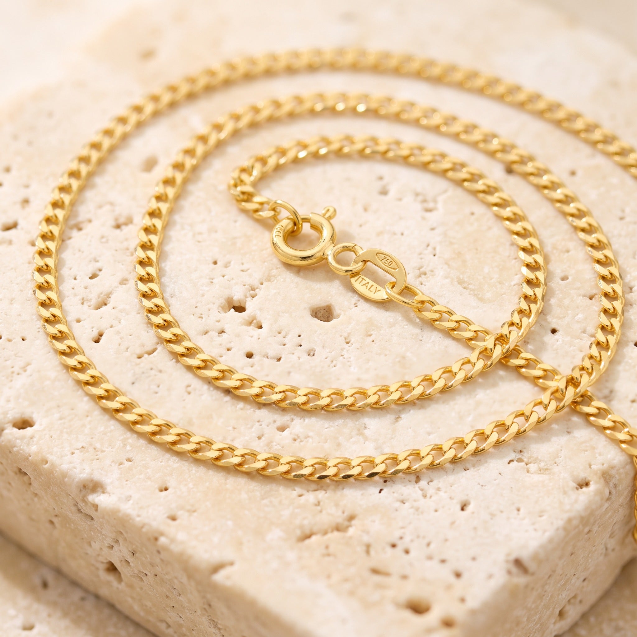 Diamond Cut Flat Curb Chain 1.54mm - Yellow Gold - luxury lifestyle image
