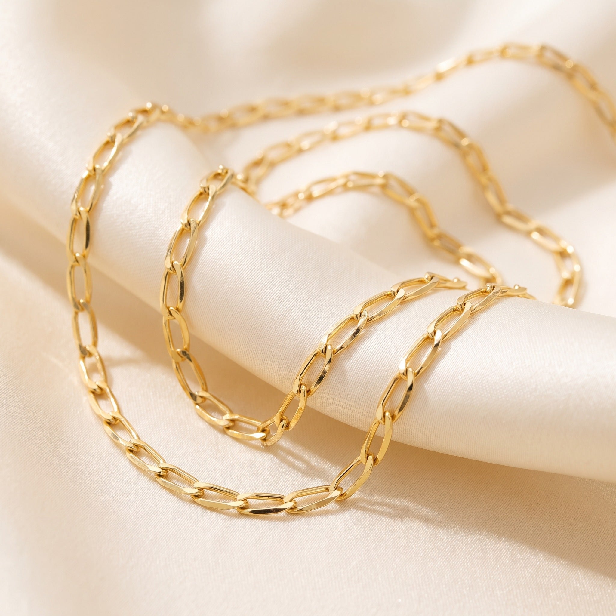 Diamond Cut Flat Curb Long Chain 2.8mm - Yellow Gold - luxury lifestyle image