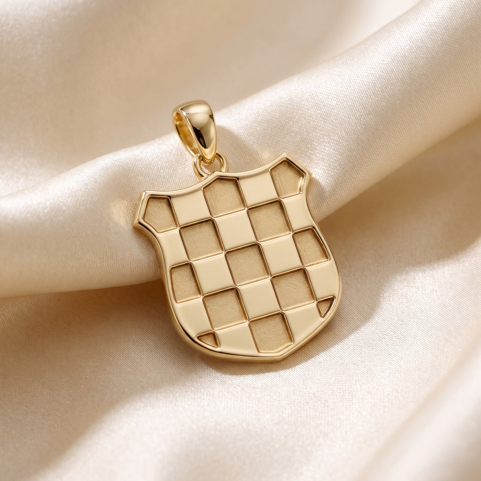 Hrvatski GRB Pendant - luxury lifestyle image